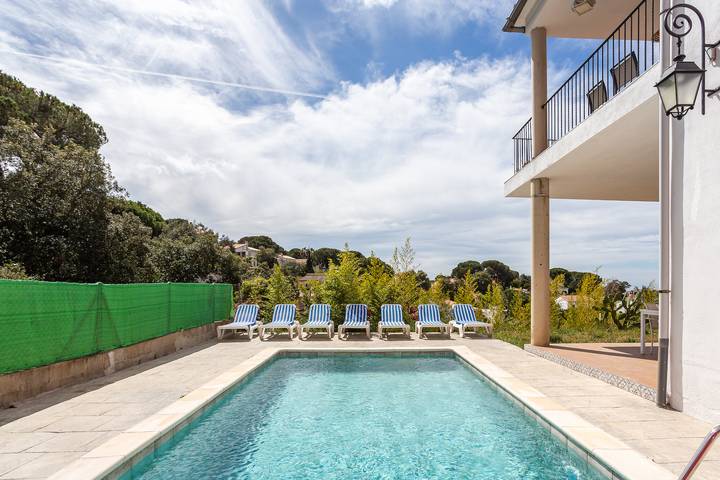 Villa 'Pollancre' con Wi-Fi y aire acondicionado in Aiguaviva Parc, Vidreras