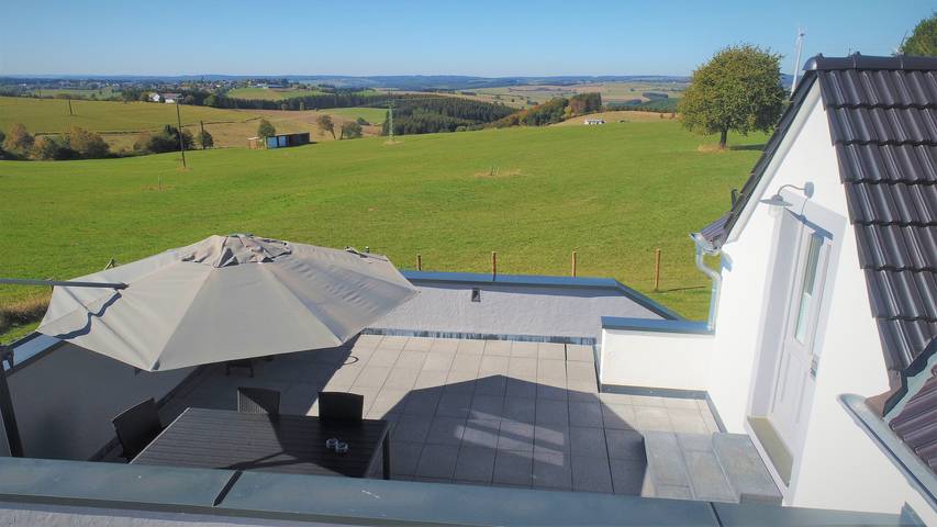 Apartamento entero, Eifel Dream Ardennenblick con jacuzzi exterior privado y sauna in Roth bei Prüm, Naturpark Hohes Venn-Eifel