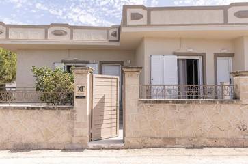 Gîte pour 3 personnes, avec vue et jardin dans Perdika
