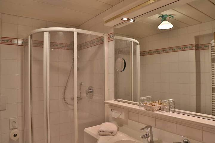 Ferienwohnung für 2 Personen, mit Balkon und Pool sowie Sauna in Grän - 4