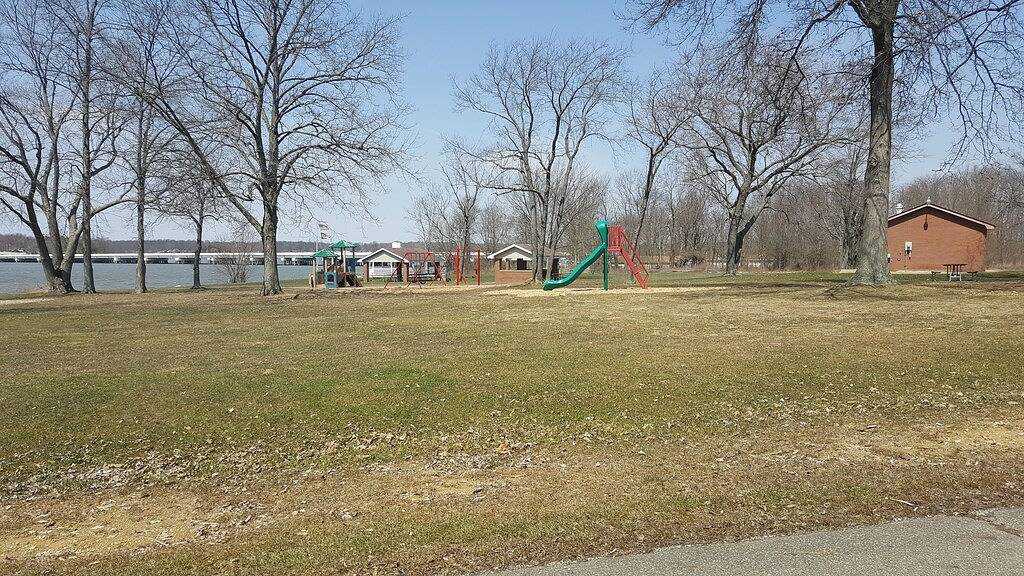 Lake Milton Ohio, Lakefront Ferienwohnung, 4 Schlafzimmer, 3 Bad, Private Dock in Mahoning County