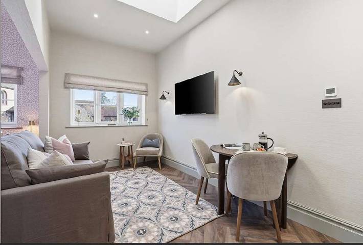 Entire apartment, Luxury Super King Annexe Nr Goodwood in Chichester, South Downs