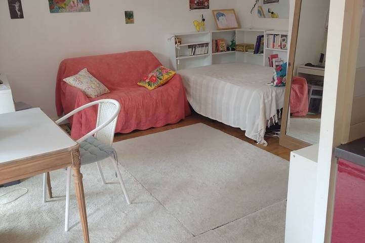 Apartamento entero, Bright, quiet, cosy studio overlooking park in Caluire-et-Cuire, Lyon region