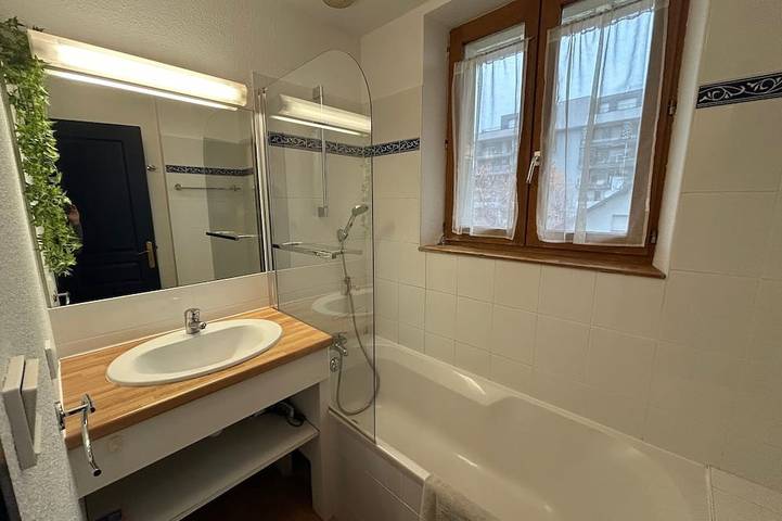 Appartement entier, Appartement lumineux avec parking  très proche des Thermes et commerces in Thonon-les-Bains, Région de Thonon-les-Bains