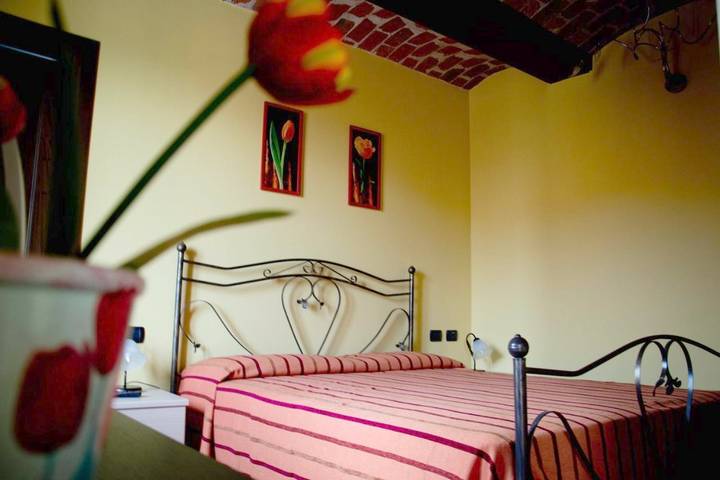 Location de vacances pour 3 personnes, avec terrasse et jardin, animaux acceptés à Govone - 2