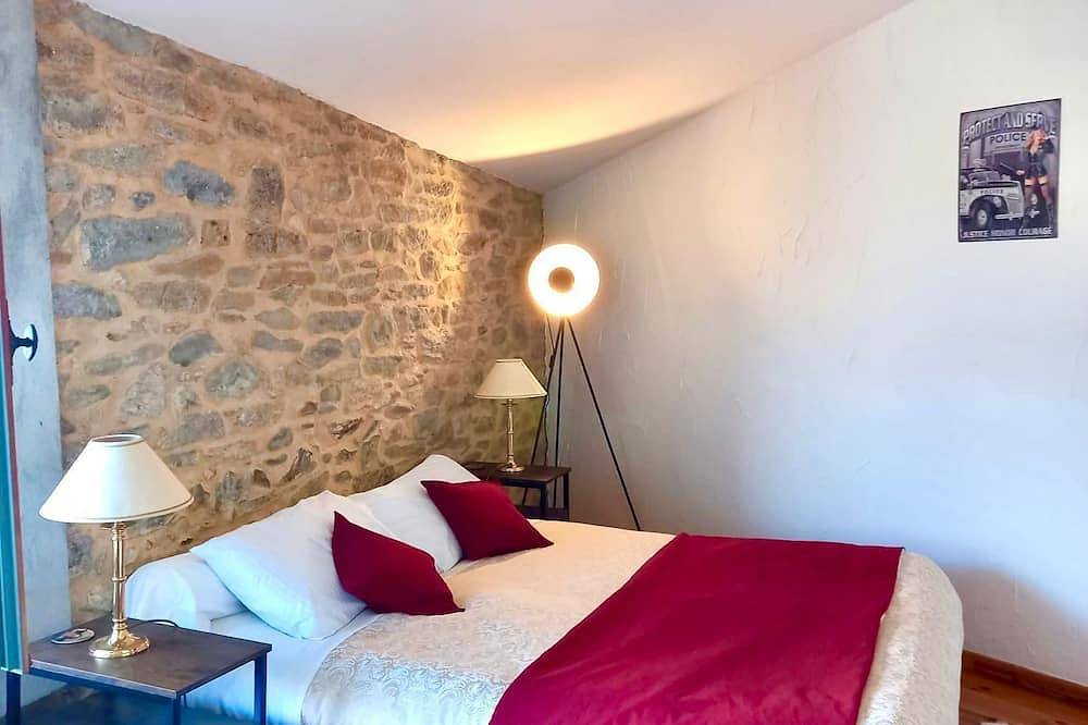 Chambre d hôtes  àtrausse  avec piscine à  25km de Carcassonne. 1 chambre/2 pers in Trausse, Région de Carcassonne