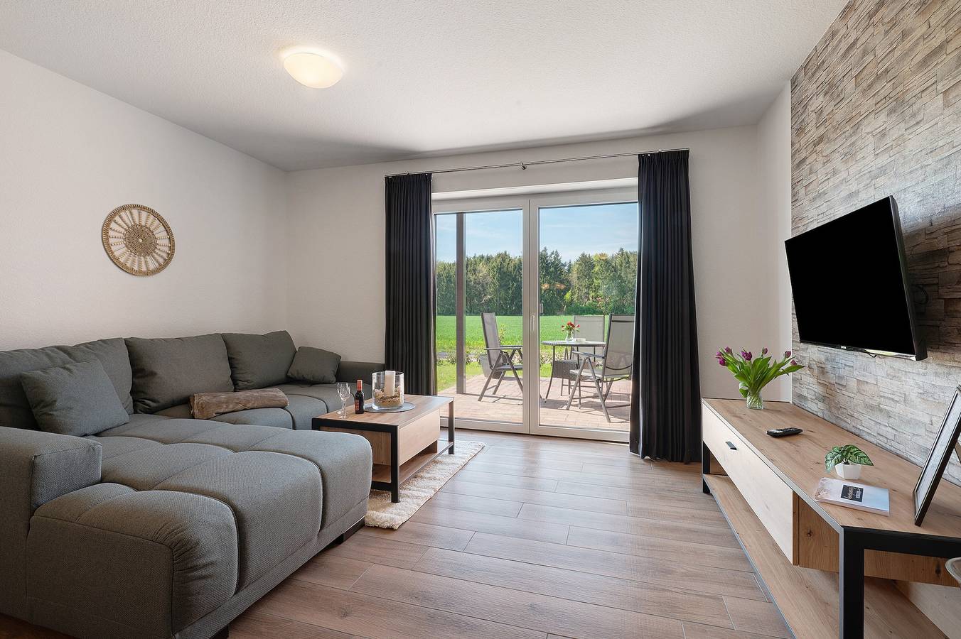 Ganze Wohnung, Ferienwohnung 'Anna 2 Eg' mit Privatterrasse und Garten in Lastrup, Niedersachsen