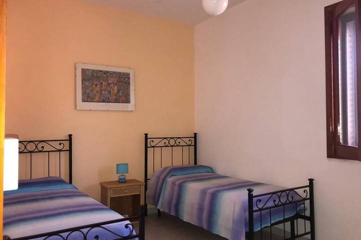 Bear Tower, Wi Fi, terrace, garden, parking, 150 m from the beach in Torre Dell'orso, Melendugno