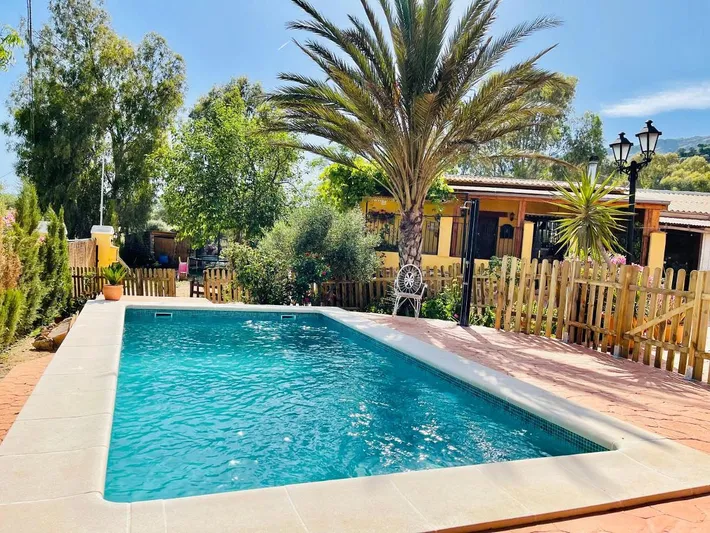 Casa rural para 14 personas, con piscina además de vistas y jardín, Familias con niños - 1