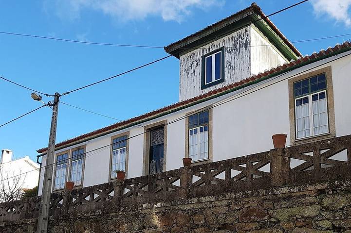Gîte pour 8 personnes, avec piscine et jardin