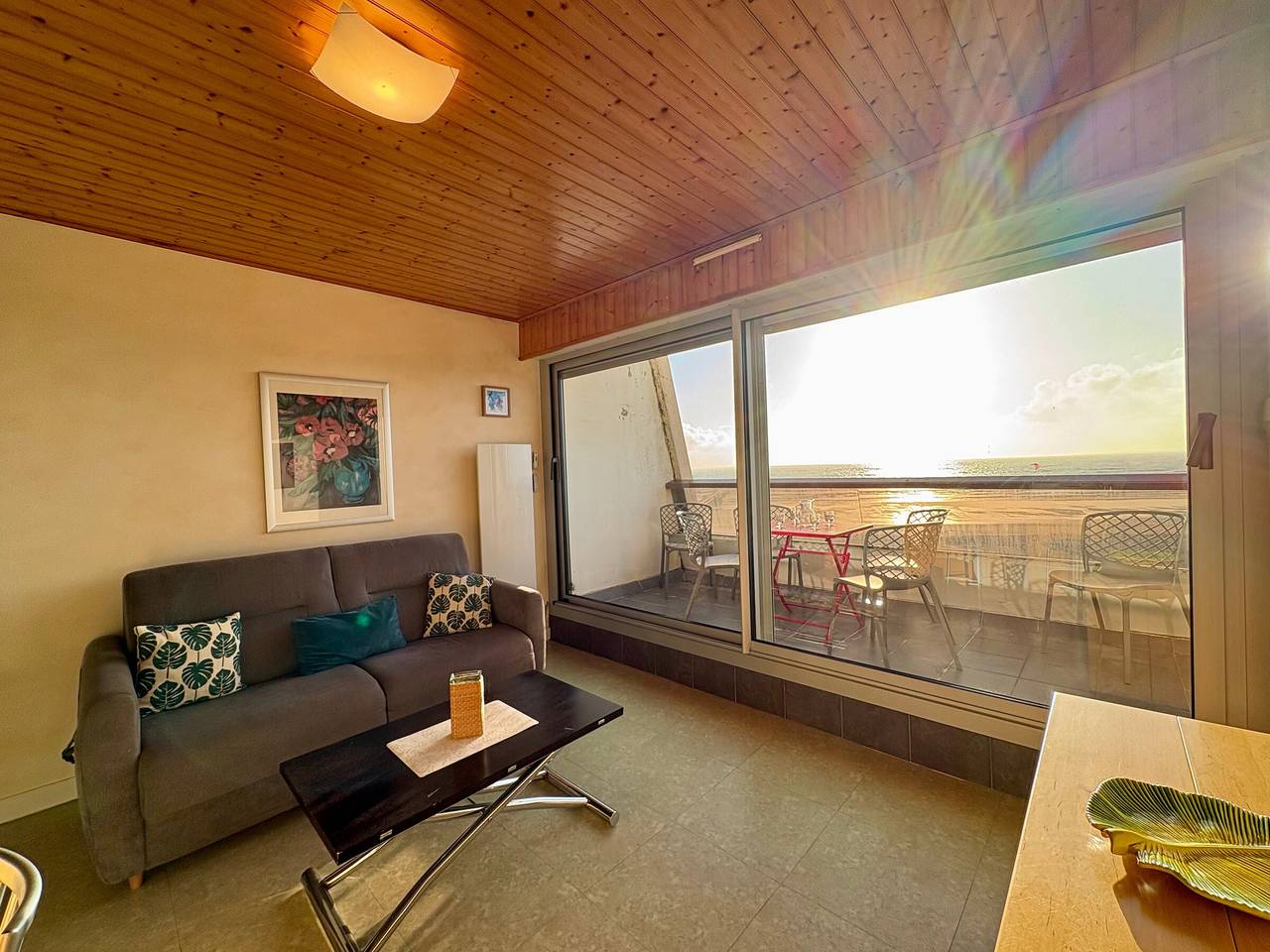 Entire apartment, 1-bedroom apartment, 4 ppl, private parking, sea-facing, sailing school in Saint-Jean-de-Monts, Vendée