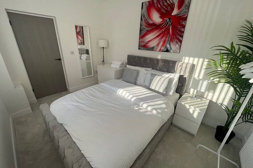 Apartamento entero, Apartamento-Lujoso-Baño privado externo-Castle Lane in Bournemouth, Sudoeste de Inglaterra