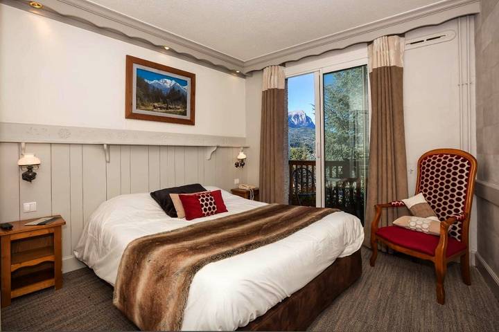 Hôtel pour 2 personnes, avec jardin et sauna ainsi que vue et piscine, animaux acceptés à Crots - 4