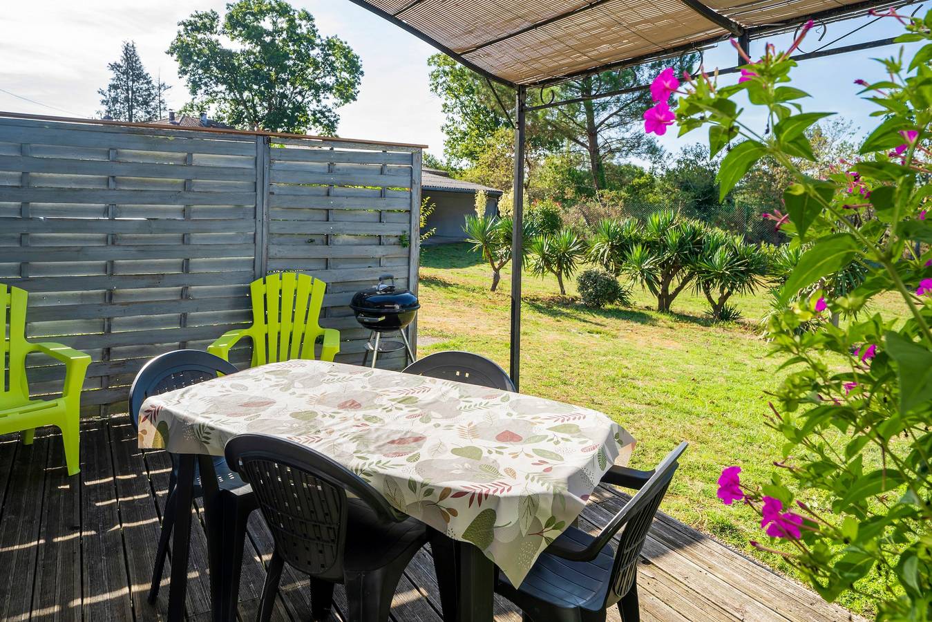'Océan Ouest - Domaine Des Landes' con piscina compartida y terraza privada, jardín compartido in Lesperon, Landes