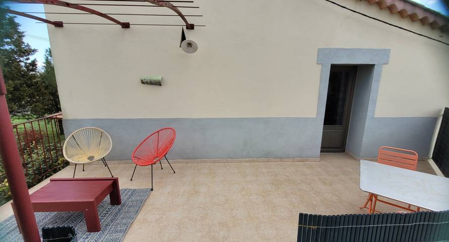 Location de vacances pour 2 personnes, avec piscine et jardin à Rousson - 4