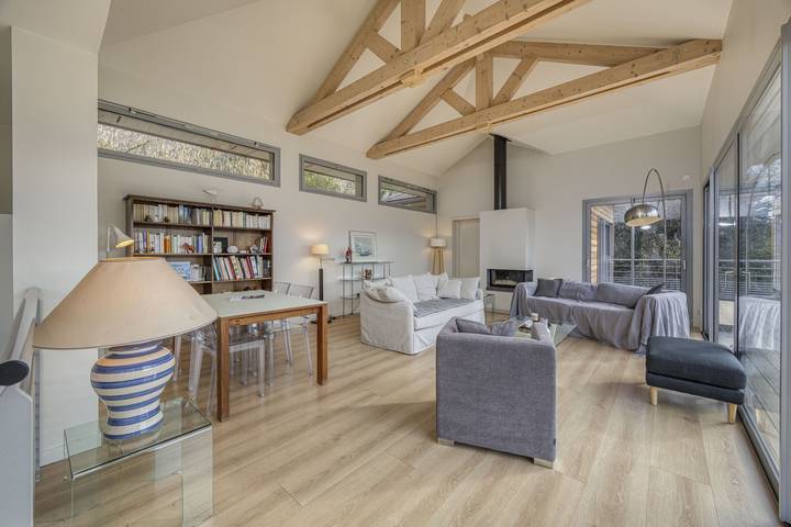 Location de vacances pour 8 personnes, avec vue sur le lac ainsi que jardin et balcon à Veyrier-du-Lac - 3