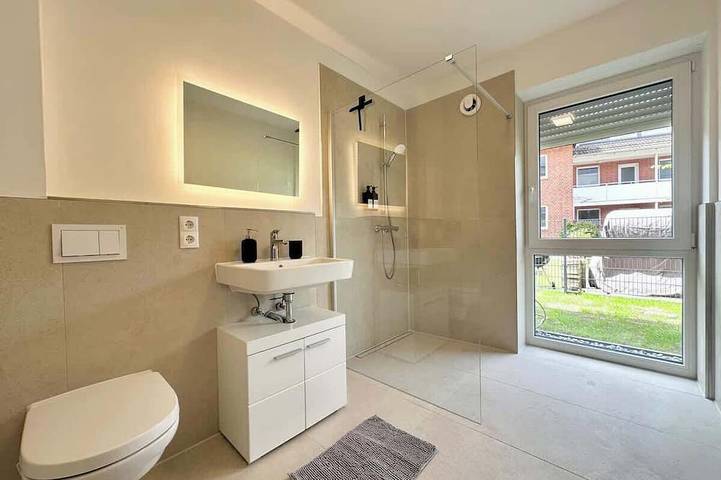 Ganze Wohnung, 2Br - Terrassenwohnung | Parkplatz | Haustiere ok in Henstedt-Ulzburg, Kreis Segeberg