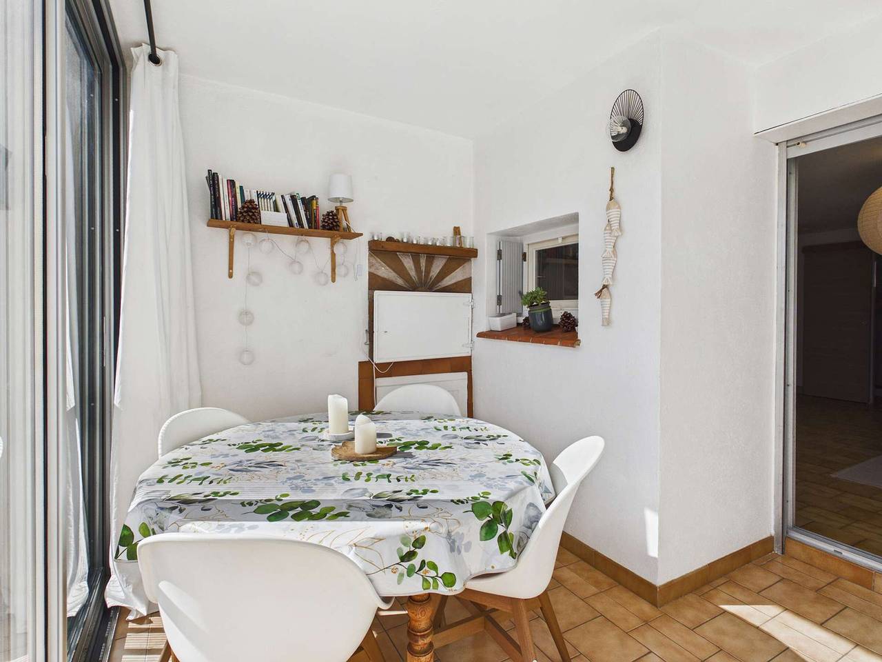 Ganze Wohnung, Helles 2-Zimmer-Apartment für 4 Pers., 80m vom Strand entfernt, Parkplatz, Terrasse in Grau d’Agde, Agde