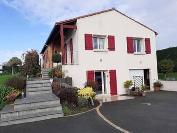 Gîte pour 4 personnes, avec terrasse et jardin à Saint-Michel-Mont-Mercure