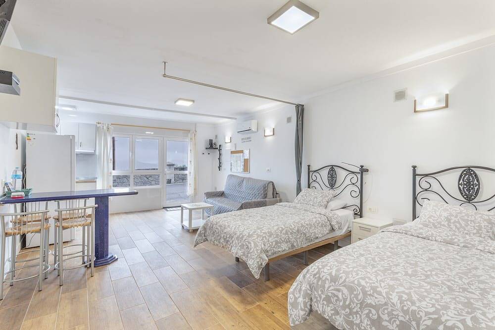 Entire apartment, Vacation Studio 'Casa Lea Artenara' with Mountain View, Wi-Fi and Air Conditioning in Artenara, North Gran Canaria