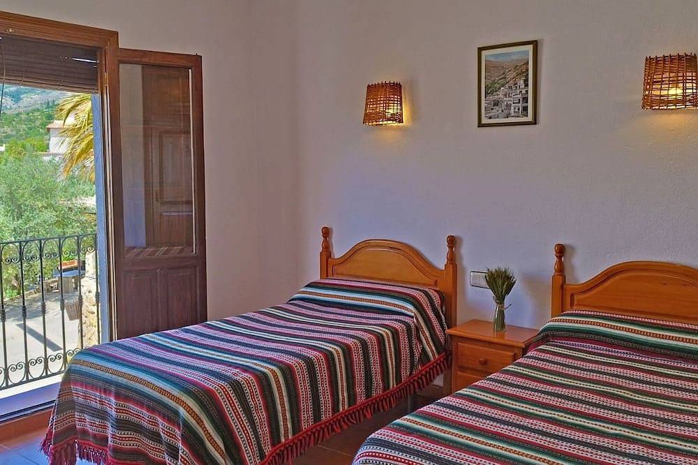 Charmantes Haus in Anlage mit Schwimmbad in Válor, Provincia de Granada