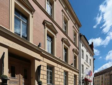 Ferienwohnung für 2 Personen, mit Garten und Terrasse sowie Seeblick und Ausblick, kinderfreundlich beim Ozeaneum Stralsund