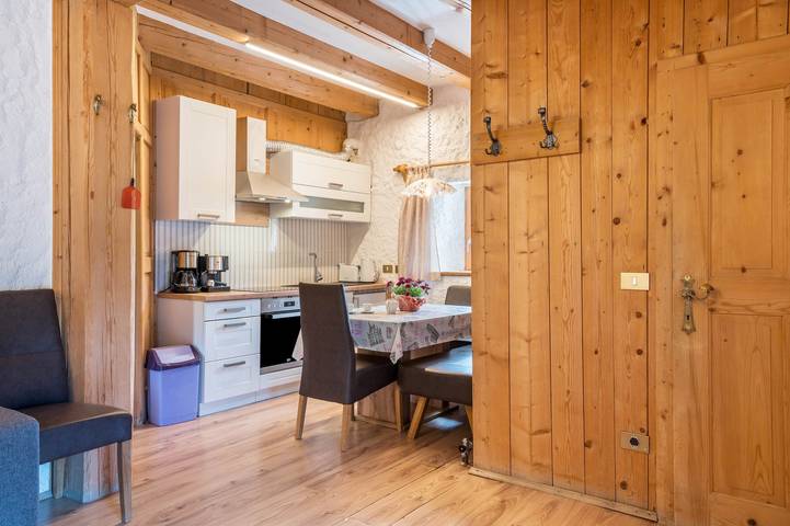 Entire apartment, Apartment "Stofnerhof Turmgemach" with Mountain View, Private Terrace & Wi-Fi in Sarnvalley, Sarntal Alps