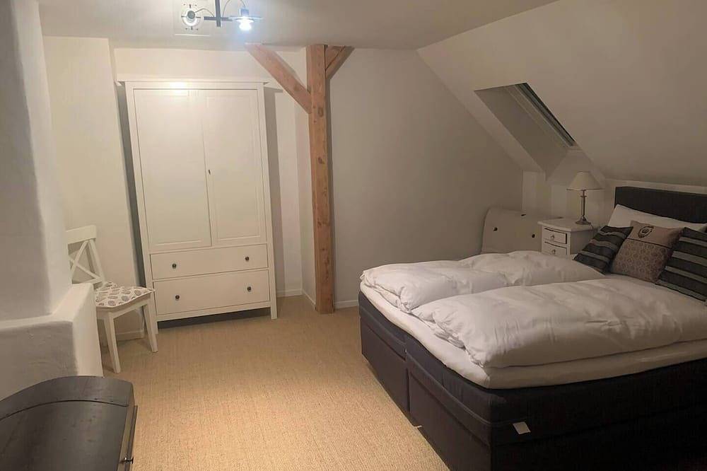 Ganze Wohnung, Große Wohnung im Landhaus Labes in Stechlinsee, Stechlin