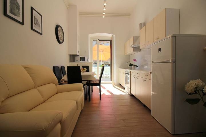 Ganze Wohnung, Traumhafte Lage im Zentrum von Porec nur 200 Meter zum Strand mit Meerblick in Poreč, Grad Poreč