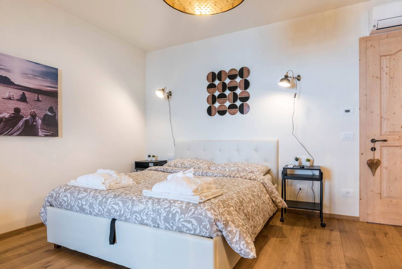 Appartamento intero, Grazioso appartamento "Wellness Lodge Diletta" con vista lago, balcone, idromassaggio e sauna in Santa Giuliana, Levico Terme