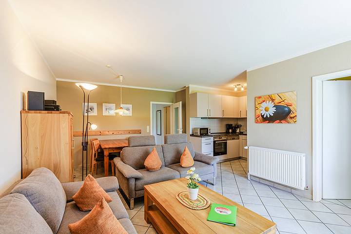 Entire holiday apartment, Holiday apartment for 4 people with garden in Ostseebad Zingst, Zingst