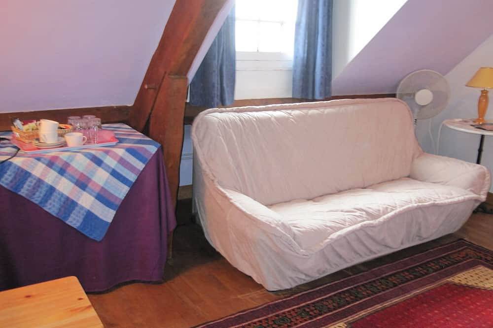 Chambre d'hôtes familiale avec piscine in Châteauneuf-la-Forêt, Région de Limoges