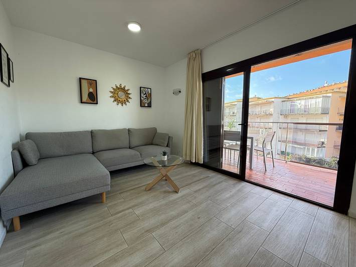 Entire apartment, Apartment in Roses, near beach, amenities on foot in Platja de Sant Margarida (Roses), Roses