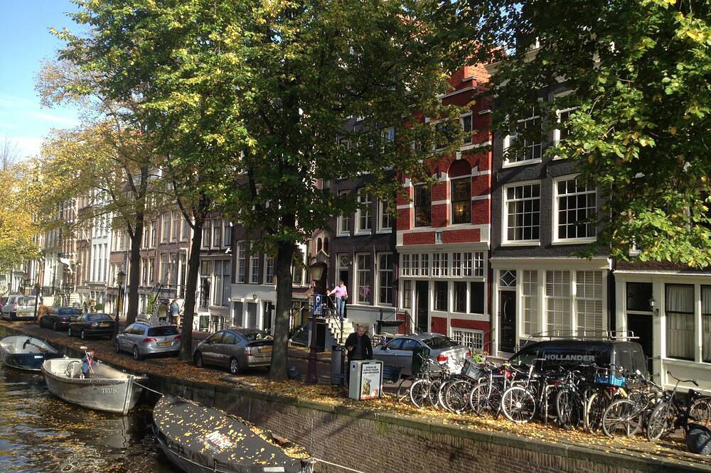Sonnenberg Canal View - Most Central Location in Town in Dutch Coast