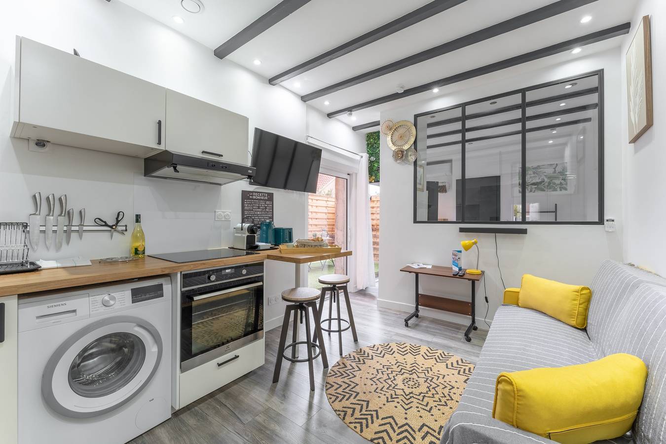 Geheel appartement, Le Petit Enclos - Appt climatisé, parking privé in Décines-Charpieu, Rhône