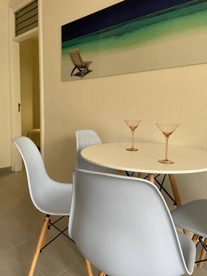 Apartamento para 4 personas, con balcón en Playa Chica