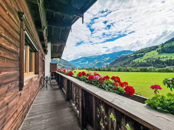 Ferienwohnung für 8 Personen, mit Balkon und Garten in Hippach