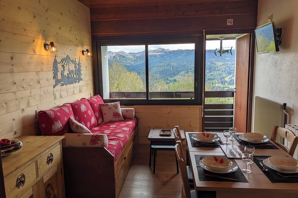 Apartamento entero, Duplex 4/6 Pers Dans une Ambiance Chaleureuse Avec vue Imprenable sur le Sancy in Murat-le-Quaire, Parque Natural Regional Volcans d'Auvergne