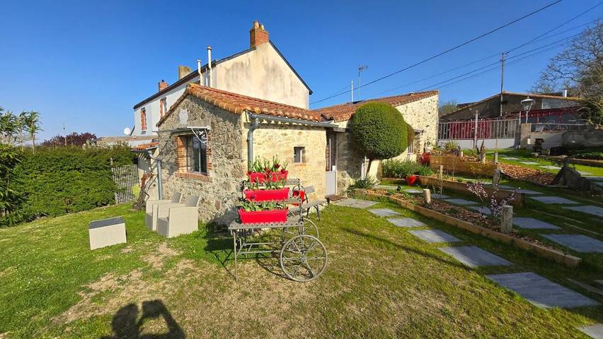 Chambre d’hôte pour 2 personnes, avec Terrasse et Jardin à Les Herbiers