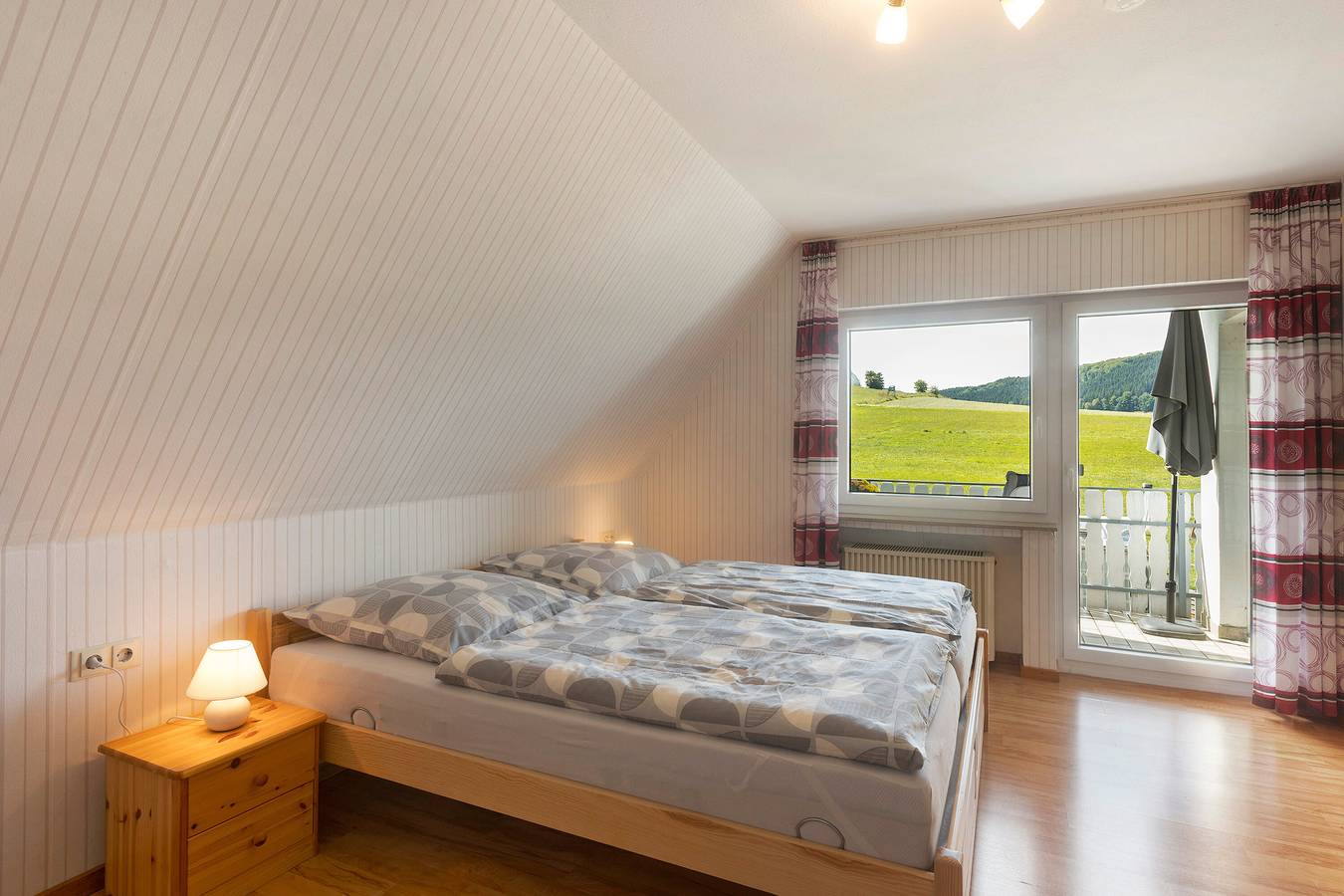 Apartamento entero, Apartamento 'Wallensiepen' con balcón y Wi-Fi in Schmallenberg, Hochsauerlandkreis