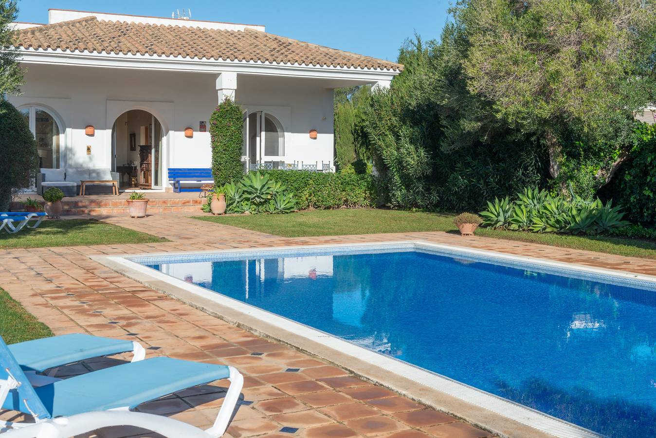Casa de vacaciones 'Iris' con piscina privada, Wi-Fi y aire acondicionado in Benalup-Casas Viejas, Costa de la Luz