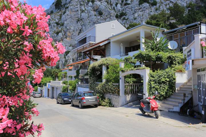 Ferienwohnung für 5 Personen, mit Balkon/Terrasse in Omis - 2