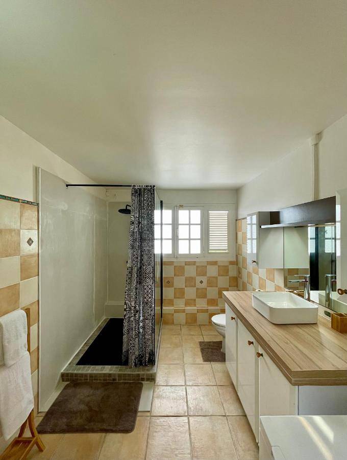 Gîte pour 4 personnes, avec vue et terrasse ainsi que piscine et jardin dans Plage de l’Anse Vinaigri - 4