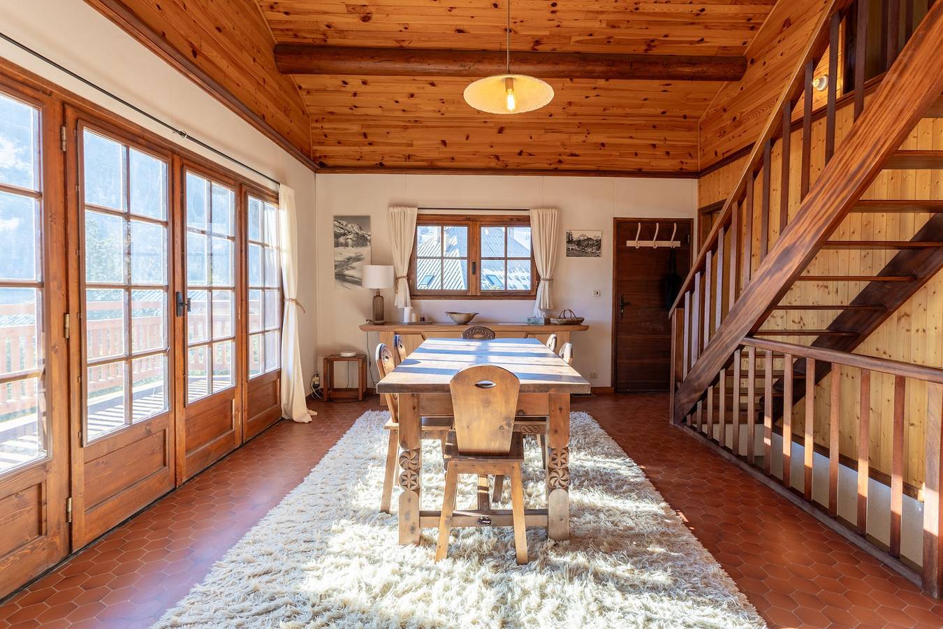 Chalet 'South-facing  with Views' with Mountain View, Shared Terrace and Wi-Fi in Saint-Chaffrey, Serre Chevalier