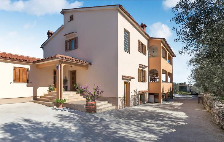 Ganze Ferienwohnung, Gemütliche 1-Zimmer-Wohnung mit Terrasse, WLAN und in Strandnähe in Marčana, Südküste Istrien