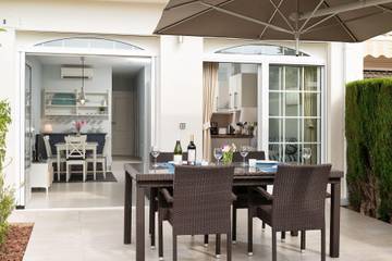 Vacation Rental for 5 Guests in Las Calas, Torrevieja, Picture 3