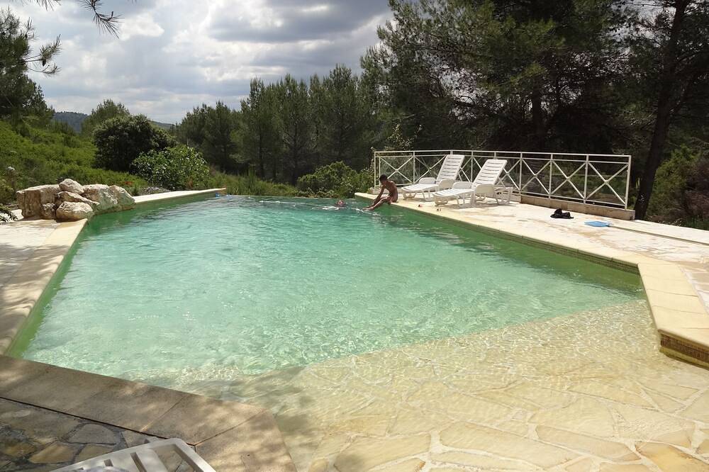 170 m² architect-designed house in the charming village of Ventabren in Ventabren, Mittelmeerküste (Frankreich)
