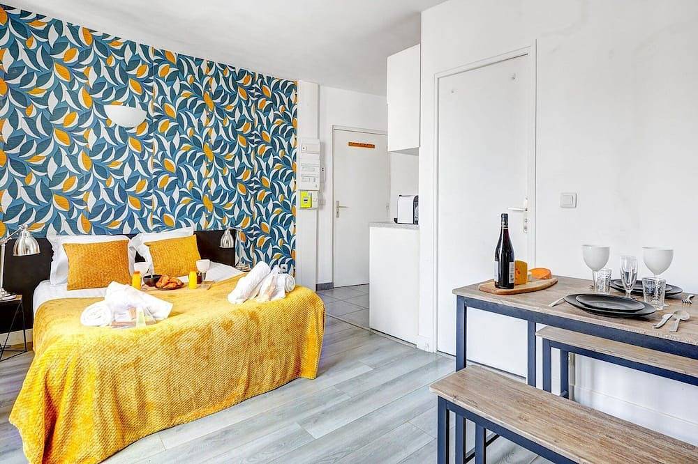 Entire apartment, Tbs 142 - Cosy Studio at the Gates of Paris in Bagnolet, Seine-Saint-Denis