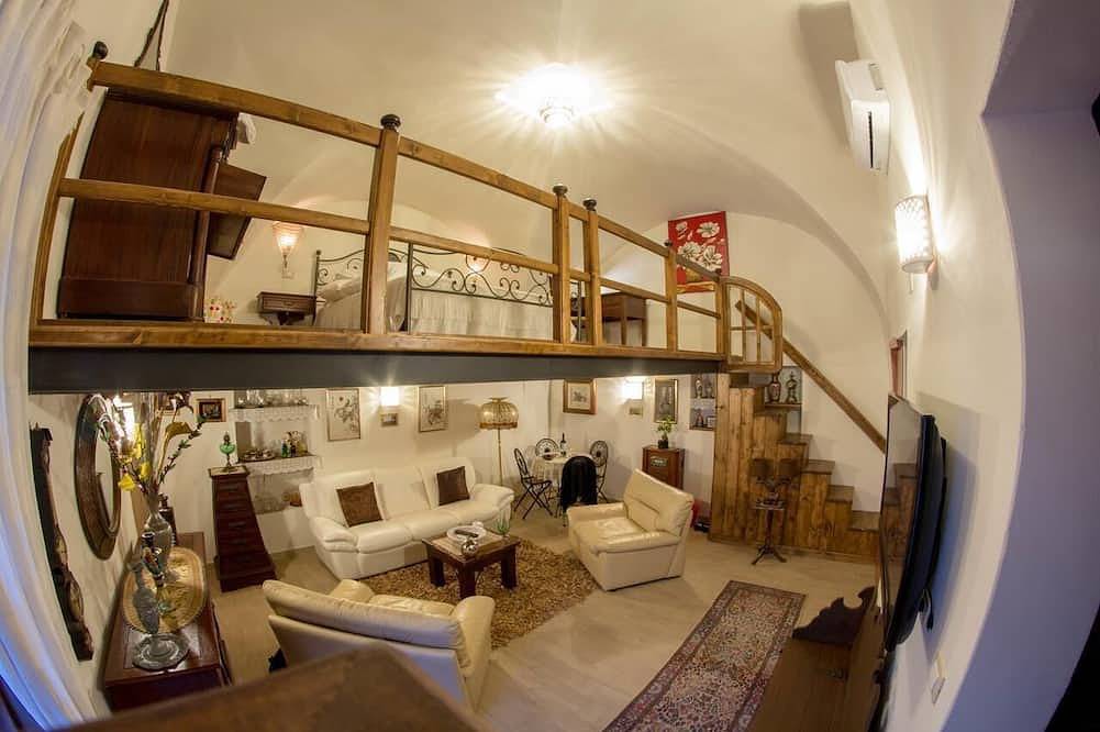 Casa Garibaldi is a bed & breakfast located in the historic center of Ceglie Messapica in Ceglie Messapica, Salento