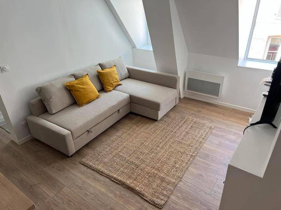 Appartement entier, One-Bedroom Apartment in Auxonne, Région de Dijon